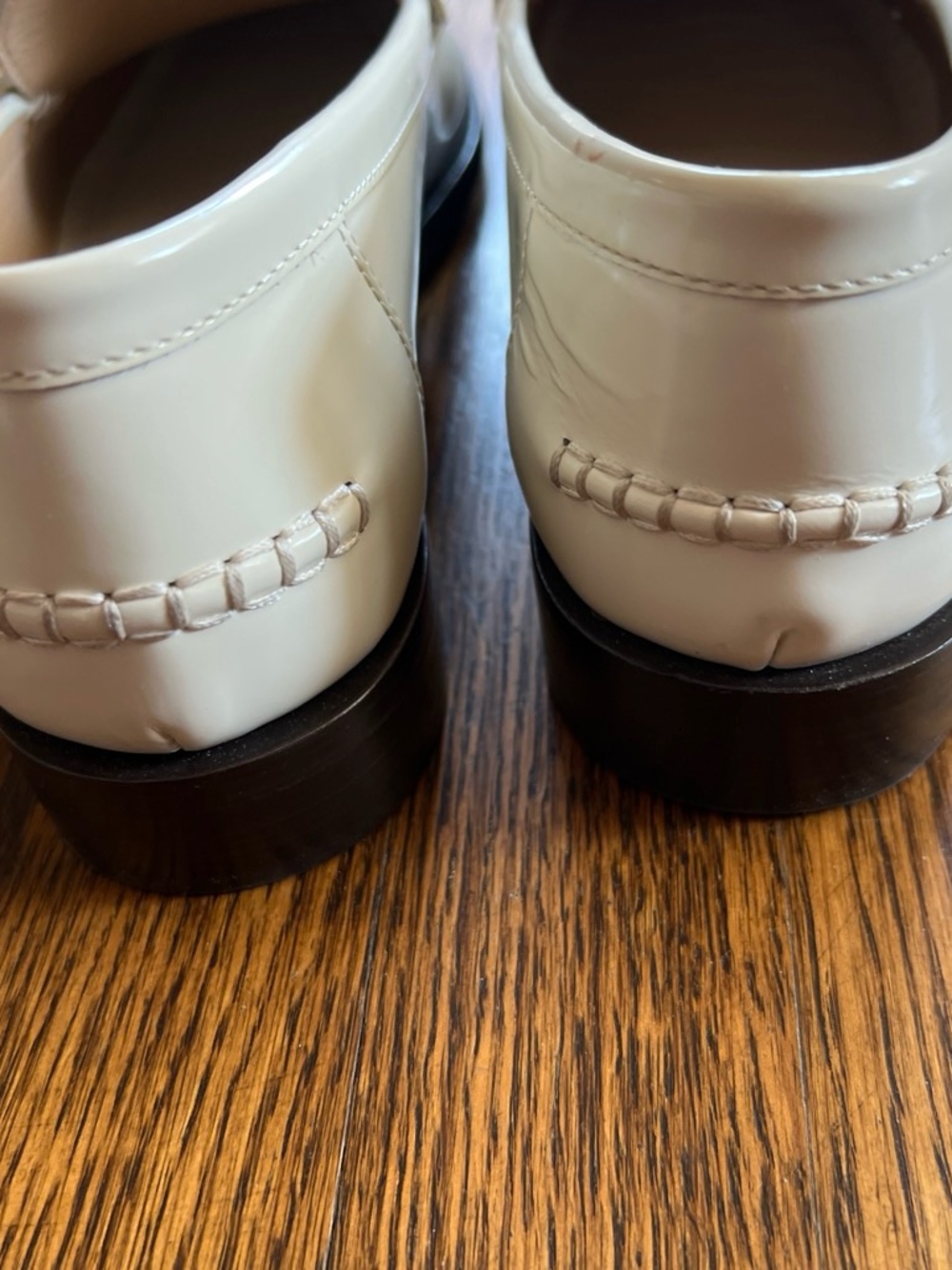 Ferragamo Ivory Patent Loafers with horse bit buckle detailing. Size 8. - Picture 6 of 11
